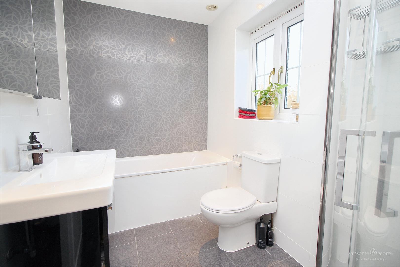 Roebuck Rise, Tilehurst, Reading